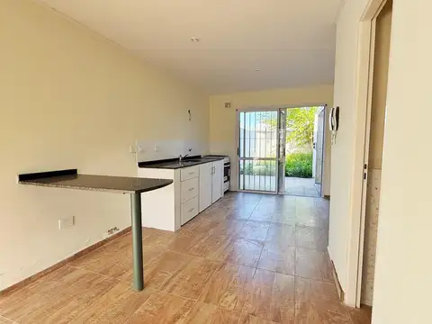 Depto Tipo Casa en Venta con 1 cocheras