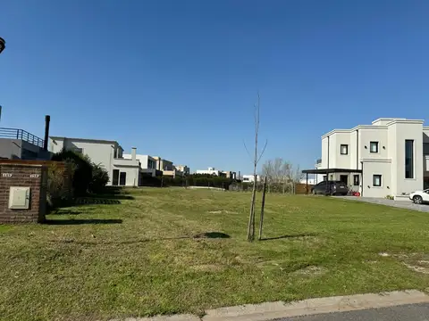 Terreno en Venta en El Cantón - Barrio Golf, USD 75.000