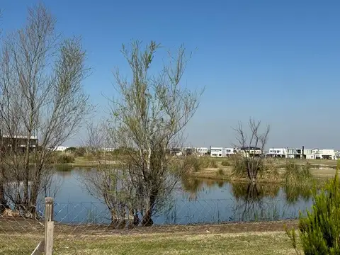 Terreno en Venta en El Cantón - Barrio Golf, USD 75.000