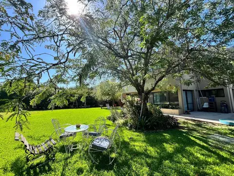 Casa en exclusiva a la venta 3 dormitorios en Saint Matthews Village.Pilar -