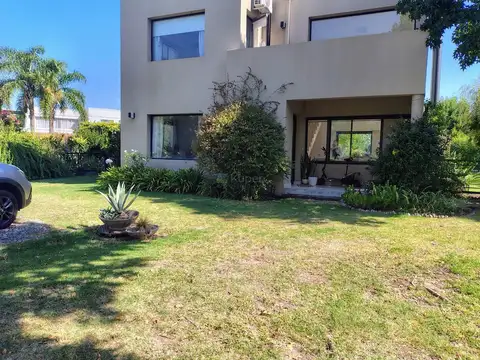 Casa en exclusiva a la venta 3 dormitorios en Saint Matthews Village.Pilar -