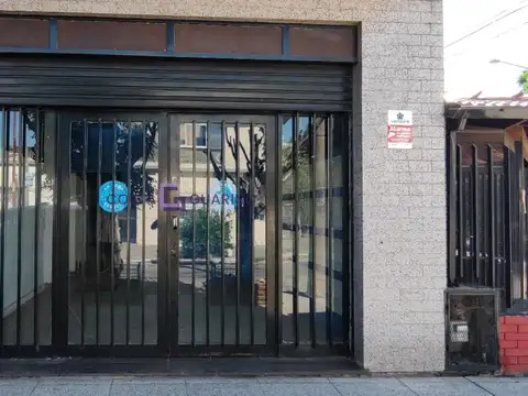 Local de 65 m² ubicado en esquina