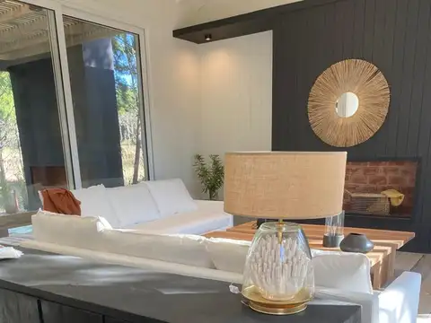 Casa 6 ambientes con 4 baños