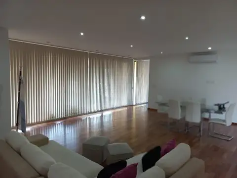 Casa 6 ambientes con 3 baños