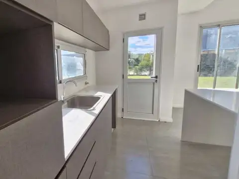 Casa en Venta en El Canton - Norte, USD 220.000