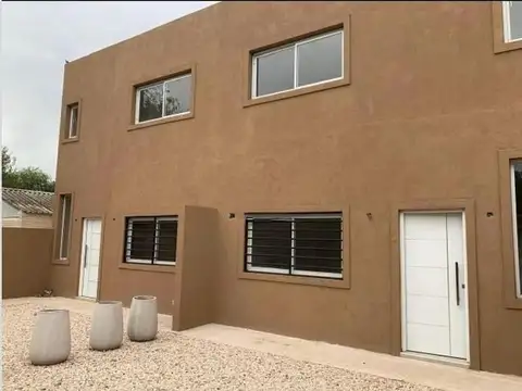 Duplex En Venta En Manzanares, Pilar, Gba