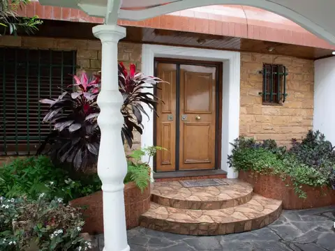 Casa 4 Ambientes en Venta Constitucion