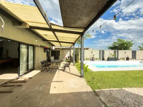 Casa en Venta con 2 cocheras