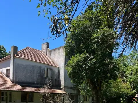 CASA EN VENTA CON PILETA, RANELAGH