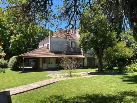 CASA EN VENTA CON PILETA, RANELAGH