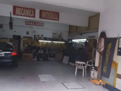 Avenida Eva Perón 400