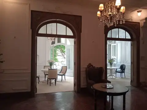 Marcelo T de Alvear al 1400