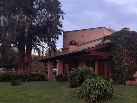Casa en Venta con 2 cocheras