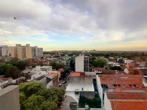Martínez - Departamento de 3 amb con Balcón c/vista panorámica!