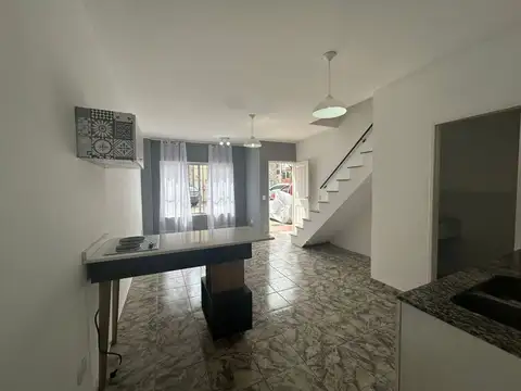 ALQUILER DUPLEX 3 AMBIENTES CON COCHERA PILAR