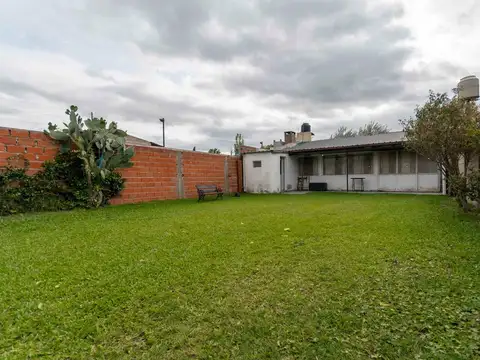 Casa 3 ambientes con 2 baños