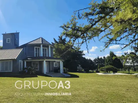 Avenida Malvinas Argentinas 100, Piso Car