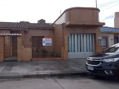 VENTA CASA EN EZPELETA OESTE