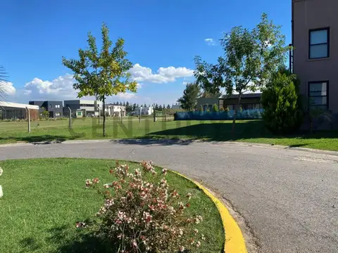 Boulevard de Todos los Santos 4300, Piso 0