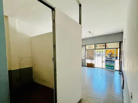 Local en Alquiler en San Justo, $ 600.000