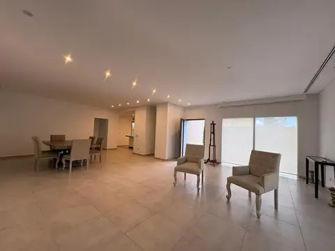 Casa en Venta en Haras Santa Maria, USD 330.000