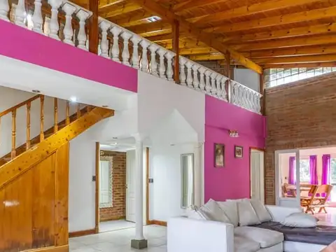 Casa 7 ambientes con 3 baños