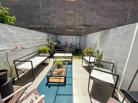 Depto Tipo Casa 3 ambientes con 2 baños