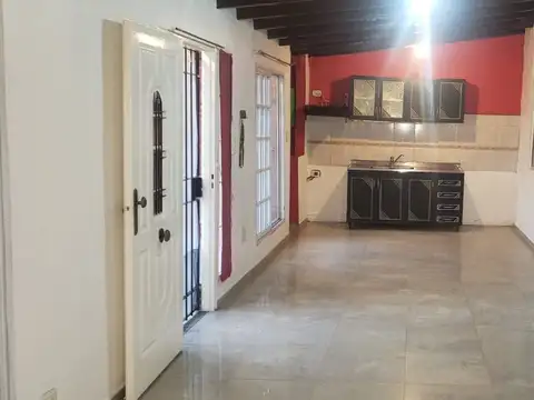 Venta Casa 3 ambientes González Catan