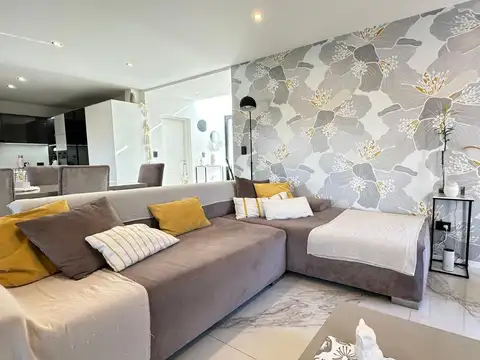 VENTA CASA 4 AMBIENTES SANTA RITA PISCINA CON JACUZZI  PARRILLA  3 COCHERAS AMUEBLADA PERMUTA