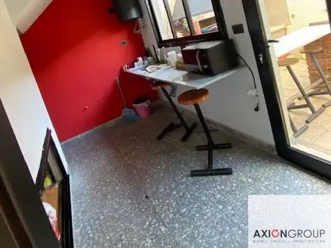 10 e/ 157 y 158- CASA (BERISSO)