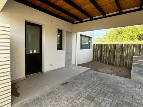 VENDEMOS CASA A ESTRENAR: VISTA AL MAR