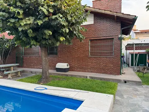 CASA DE 4 AMB EN DOBLE LOTE MAS  DPTO 3 AMBIENTES