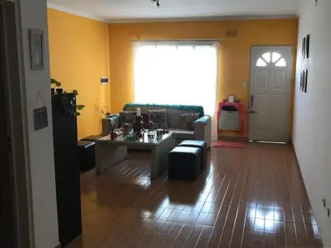 Casa en Venta en Villa Adelina, USD 220.000