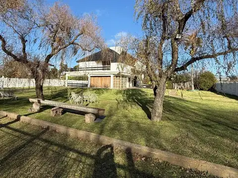 CASA QUINTA EN DE VICENZO GRANDE PILAR