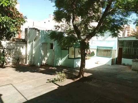 HERMOSA CASA IDEAL EMPRENDIMIENTO INMOBILIARIO. LOS DUEÑOS ACEPTARÍAN M2 EN PAGO