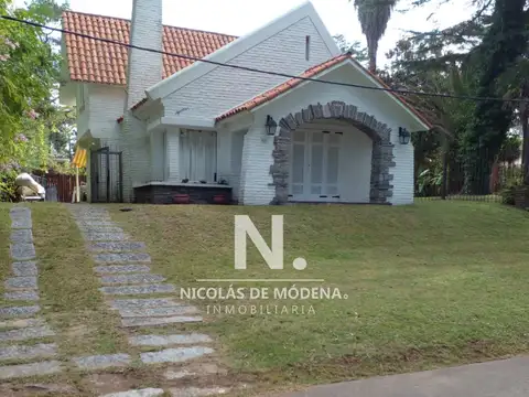 Alquila casa de 2 dormitorios, con parrillero y piscina en San Rafael, Punta del Este