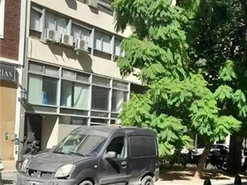 Oficina en Alquiler en Monserrat, $ 600.000