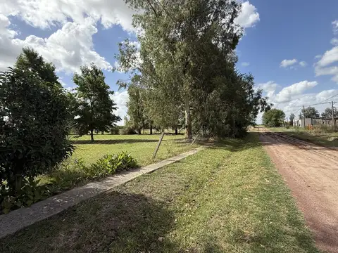 Calle 30 y 2, Laguna de Lobos
