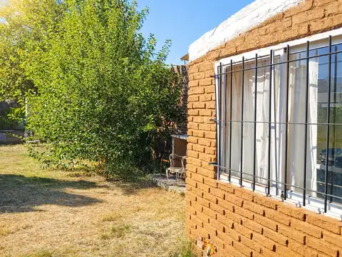 VENTA CASA 2 AMB.LOTE PROPIO C/COCHERA CRUCECITA