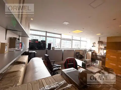 Oficina en Libertador y Olazabal. 1 coch. Super luminosa.