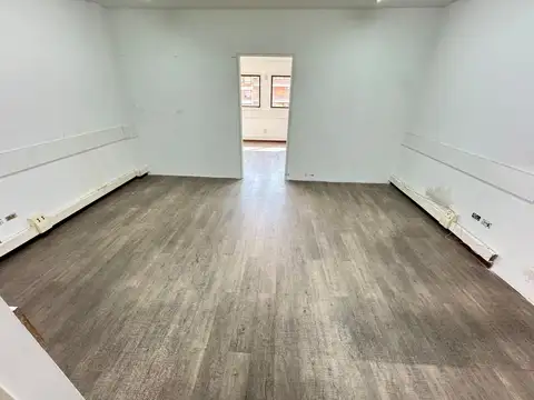 OFICINA EN VENTA - SUPER LUMINOSA - EXCELENTE UBICACION