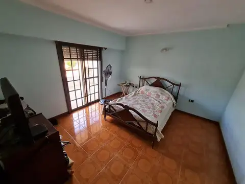 ALQUILER Chalet con parque, patio y gar - Fiorito