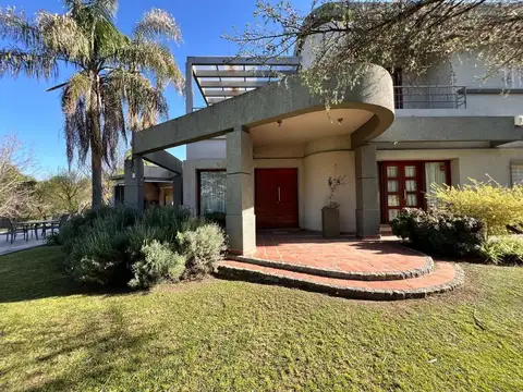 Casa en Alquiler en La Carolina, USD 13.900