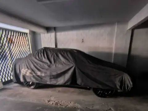 VENTA Excelente Cochera Cubierta en Villa Urquiza.