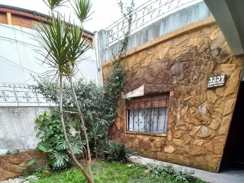 Casa en venta - 2 dormitorios 1 baño - 120mts2 - Lanús