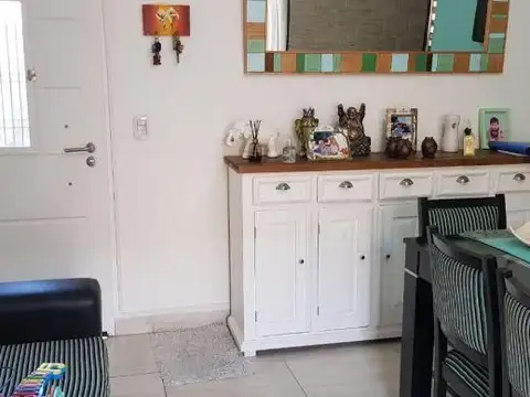 Depto Tipo Casa 5 ambientes con 2 baños