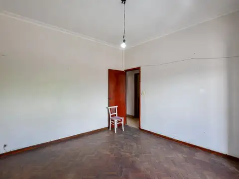 PH 3 dormi c/ patio, terraza y balcon sobre Av.