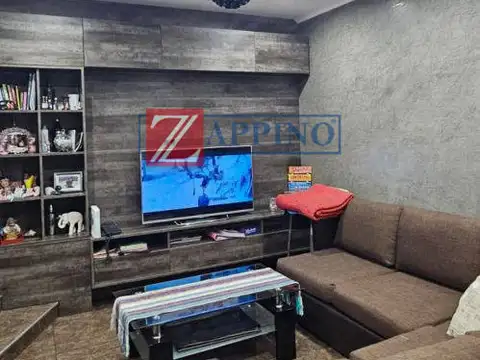 Depto Tipo Casa 4 ambientes con 2 baños