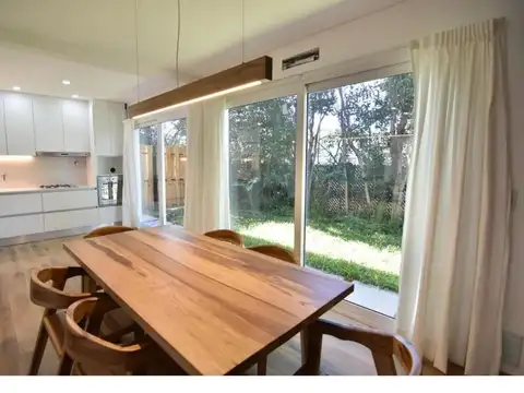 Casa 4 ambientes con 3 baños