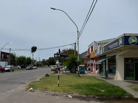 Local comercial sobre Av. Colon